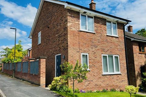 3 bedroom detached house for sale, Cedar Close, Ashbourne