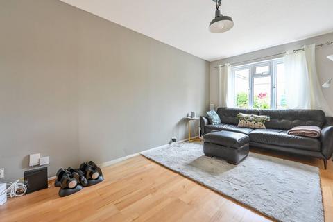 3 bedroom semi-detached house to rent, Hodgson Gardens, Guildford, GU4