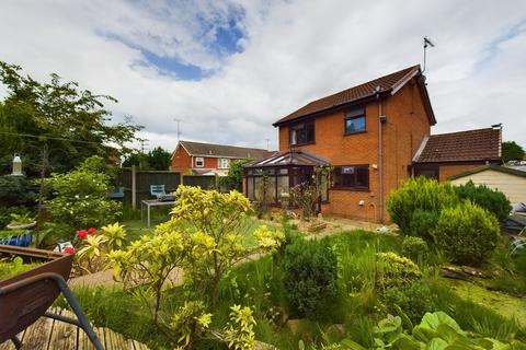 16 Milverton Drive, Uttoxeter, ST14 7RE