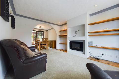 16 Milverton Drive, Uttoxeter, ST14 7RE