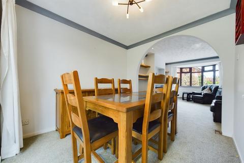 16 Milverton Drive, Uttoxeter, ST14 7RE