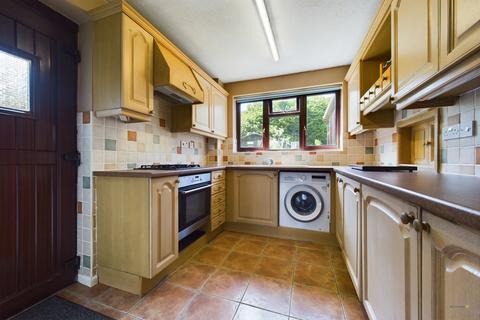 16 Milverton Drive, Uttoxeter, ST14 7RE