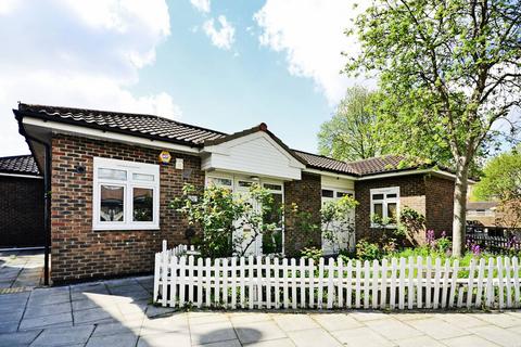 4 bedroom bungalow to rent, Mallard Close, Hackney Wick, London, E9