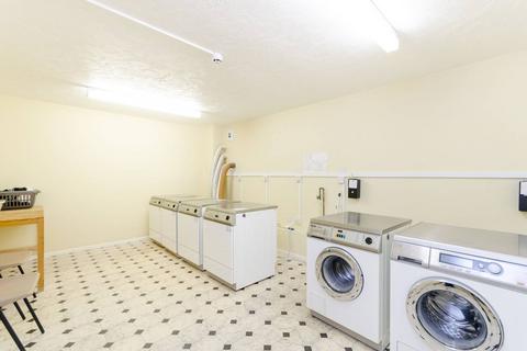 1 bedroom flat to rent, Thicket Road, Sutton, SM1