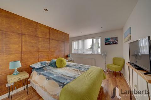 1 Eastnor Close, Redditch, B98 7NW