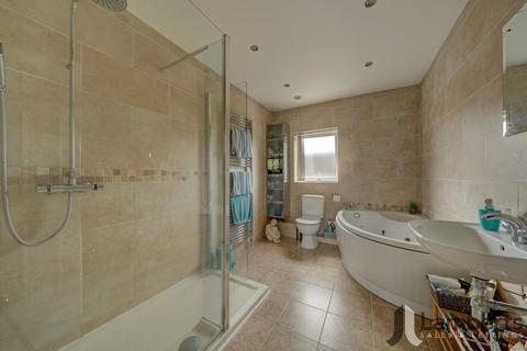 1 Eastnor Close, Redditch, B98 7NW
