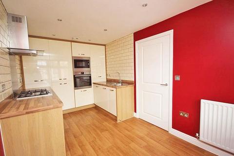 3 bedroom end of terrace house to rent, Sheldon Road, Scartho Park DN33