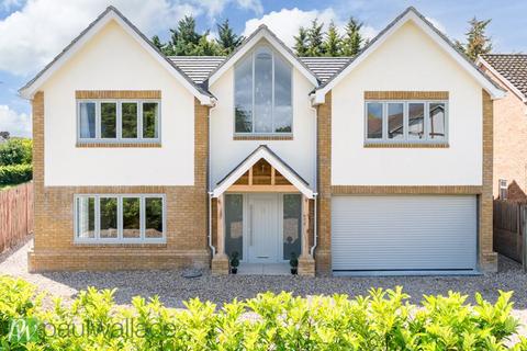 5 bedroom detached house for sale, Roselands Avenue, Hoddesdon