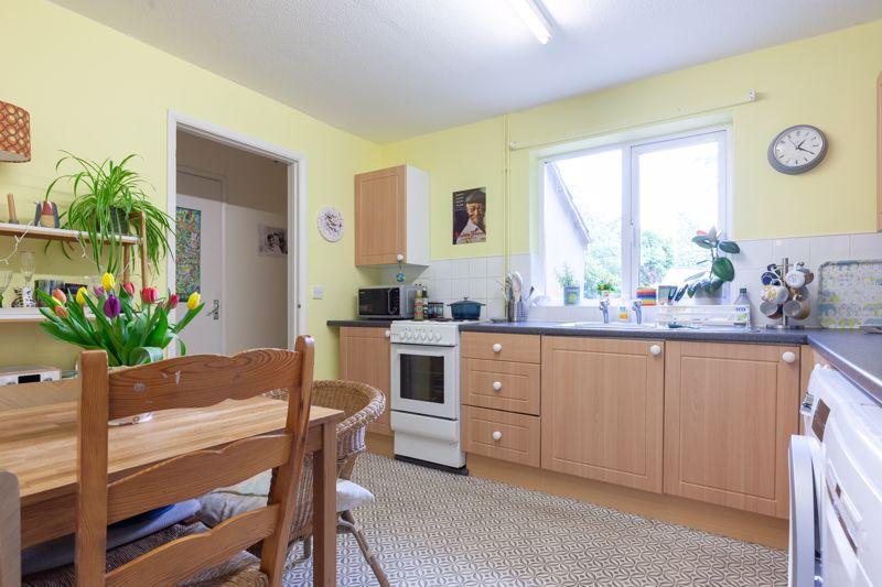 Merton Close, Eynsham OX29 3 bed end of terrace house for sale £350,000