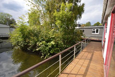 2 bedroom property for sale, Taggs Island, Hampton