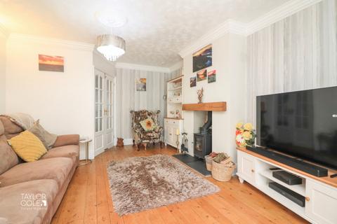 3 bedroom semi-detached house for sale, Broomfield Avenue, Fazeley