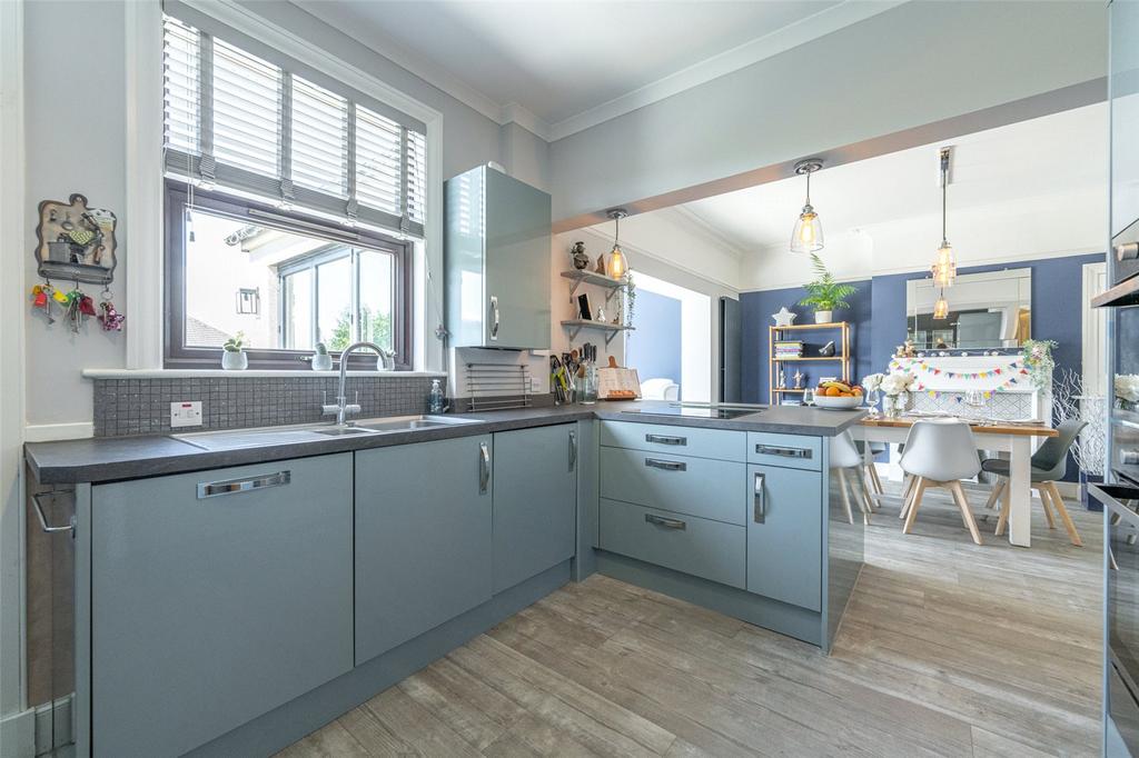 Kitchen Alt
