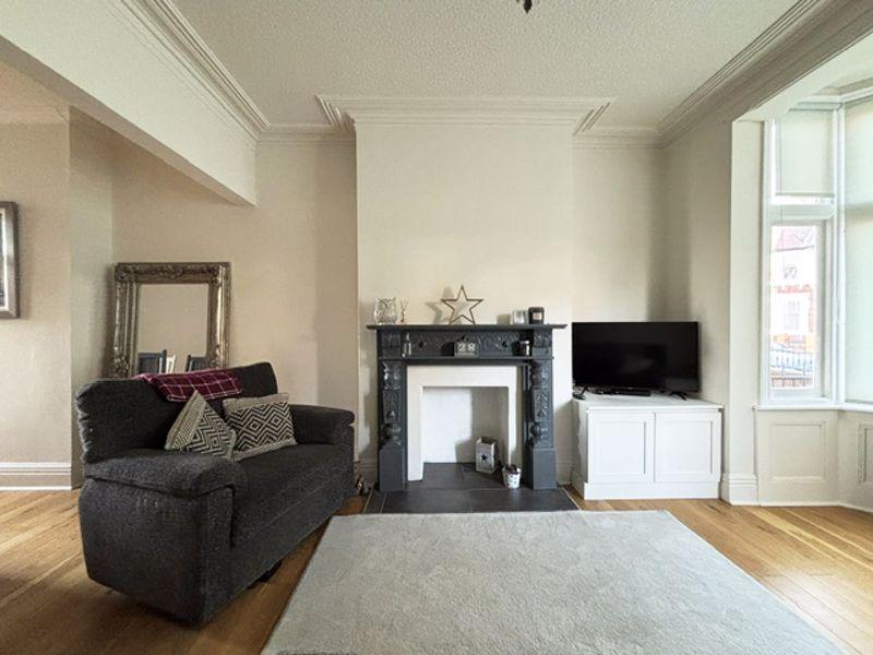 Front room photo 1