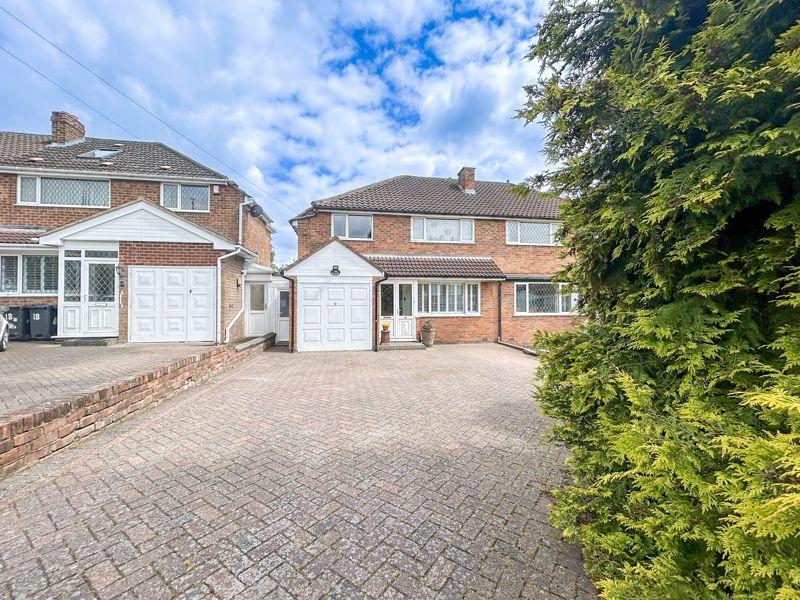 Elmwood Road, Sutton Coldfield, B74 2DQ 3 bed semidetached house for