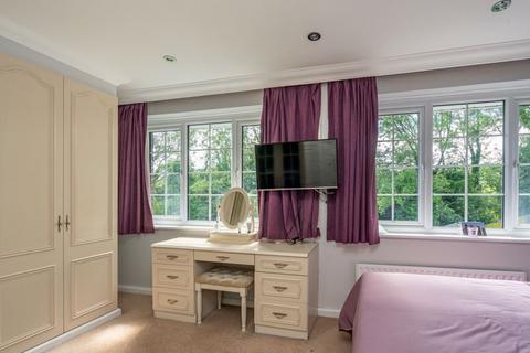 13 Cartmel Drive, Dunstable, LU6 3PT
