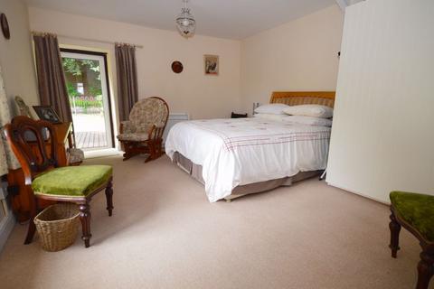 4 bedroom detached house for sale, Blaenavon Road, Govilon, Abergavenny