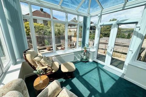 2 bedroom semi-detached bungalow for sale, Dudwell Lane, Skircoat Green, Halifax