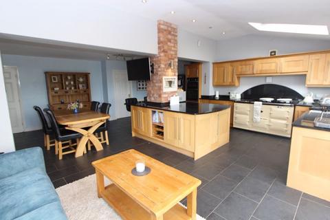 5 bedroom detached house for sale, The Links, Penrhyn Bay