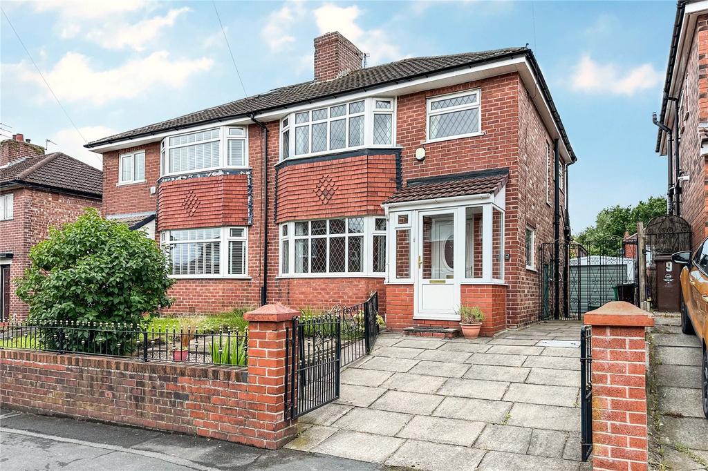 Whernside Avenue, Moston, Manchester... 3 bed semidetached house for