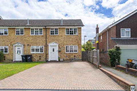 3 bedroom end of terrace house for sale, Hunters Way, Uckfield