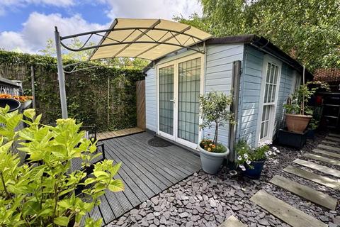8 Highfield Road, Bourne End, SL8 5BG