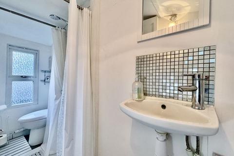 8 Highfield Road, Bourne End, SL8 5BG