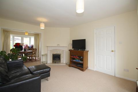 3 bedroom semi-detached house to rent, Loweswater Drive, Loughborough, LE11