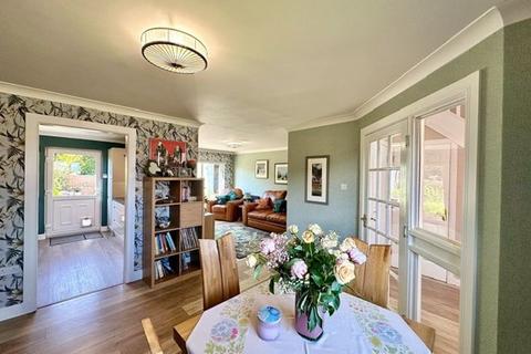 30 Burns Drive, Maybole, KA19 8FB