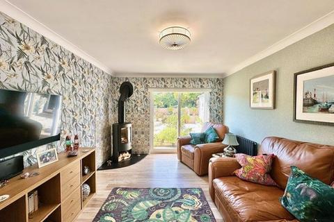 30 Burns Drive, Maybole, KA19 8FB