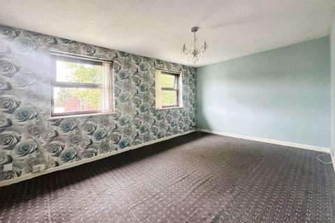 2 bedroom flat for sale, Parsonage Close, Bury