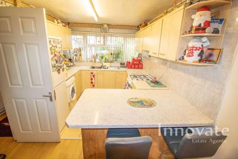 3 bedroom terraced house for sale, Queens Close, Smethwick B67