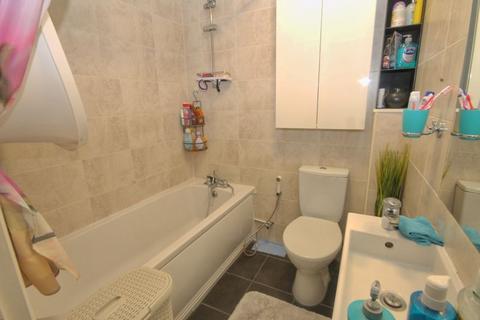 1 bedroom apartment for sale, Robin Hood Way, Greenford