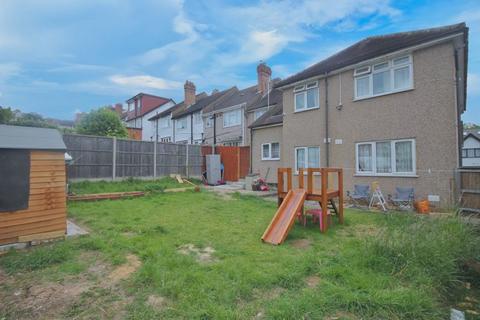 1 bedroom apartment for sale, Robin Hood Way, Greenford