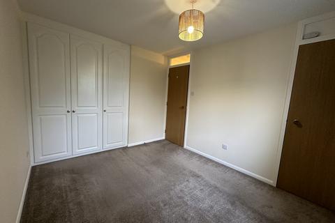 2 bedroom ground floor flat to rent, Crossways House, Trumpington, Cambridge CB2