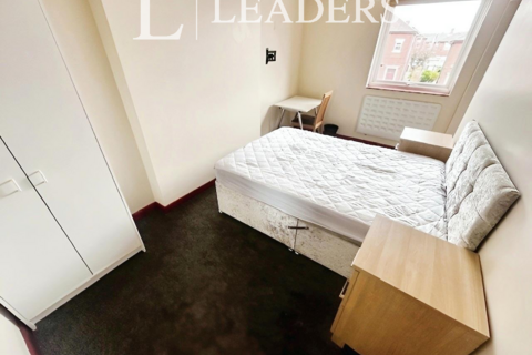 1 bedroom in a house share to rent, R2, Younger Street, Fenton, ST4