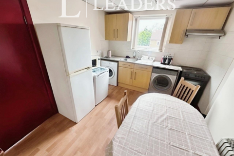 1 bedroom in a house share to rent, R2, Younger Street, Fenton, ST4