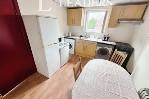 3 bedroom apartment to rent, Younger Street, Fenton, ST4