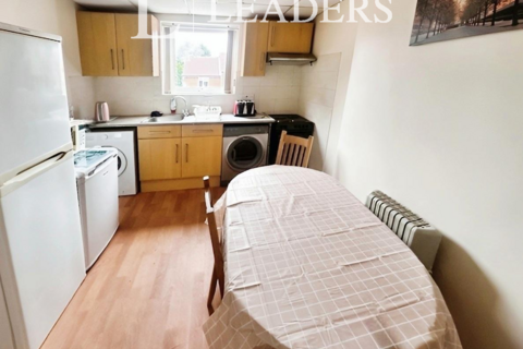 1 bedroom in a house share to rent, R1, Younger Street, Fenton, ST4