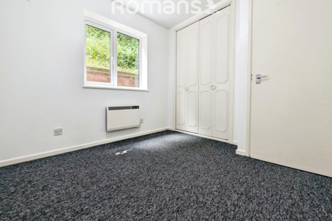 2 bedroom apartment to rent, Lingfield Close