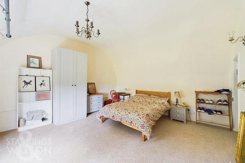 4 bedroom detached house for sale, Norwich Road, Woodton, Bungay