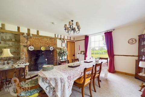 4 bedroom detached house for sale, Manor Farm House, Norwich Road, Woodton