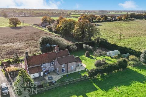 4 bedroom detached house for sale, Manor Farm House, Norwich Road, Woodton