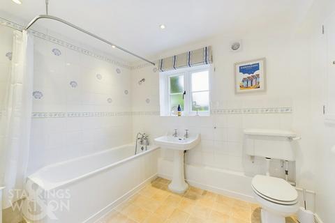 3 bedroom semi-detached house for sale, Highfield Avenue, Brundall, Norwich