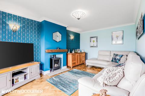 3 bedroom semi-detached house to rent, Highland Road, Waltham Abbey EN9