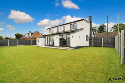 5 bedroom detached house for sale, The Dales, Cottingham, HU16