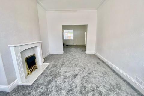 2 bedroom property to rent, Worsley Road, Manchester