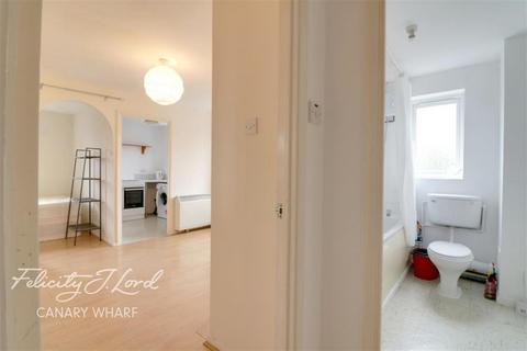 1 bedroom flat to rent, Ferguson Wharf, E14