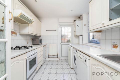 2 bedroom property to rent, Turner Road, Walthamstow, Lonodn, E17