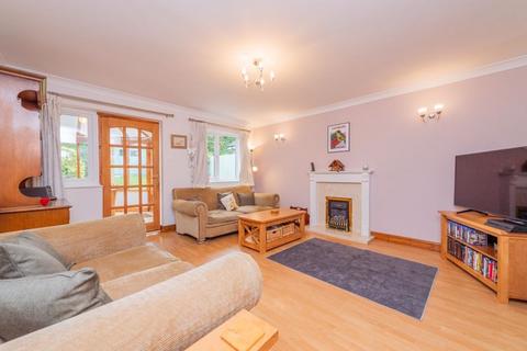 3 bedroom semi-detached house for sale, Woodlands Close, Oswestry