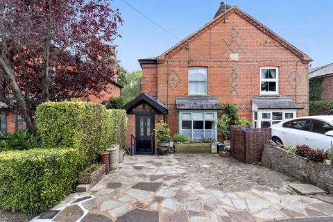 3 bedroom semi-detached house for sale, Chertsey Road, Windlesham GU20